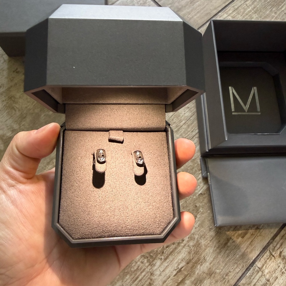 Messika Move Uno Ear Studs White Gold with Diamond - Picture 6 of 9